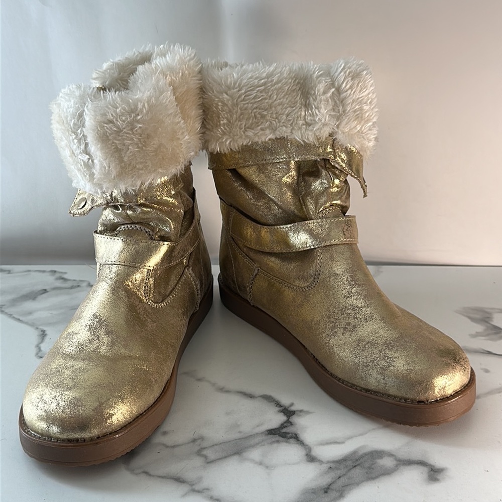 New- GUESS gold foil “look” boots - Picture 2 of 16